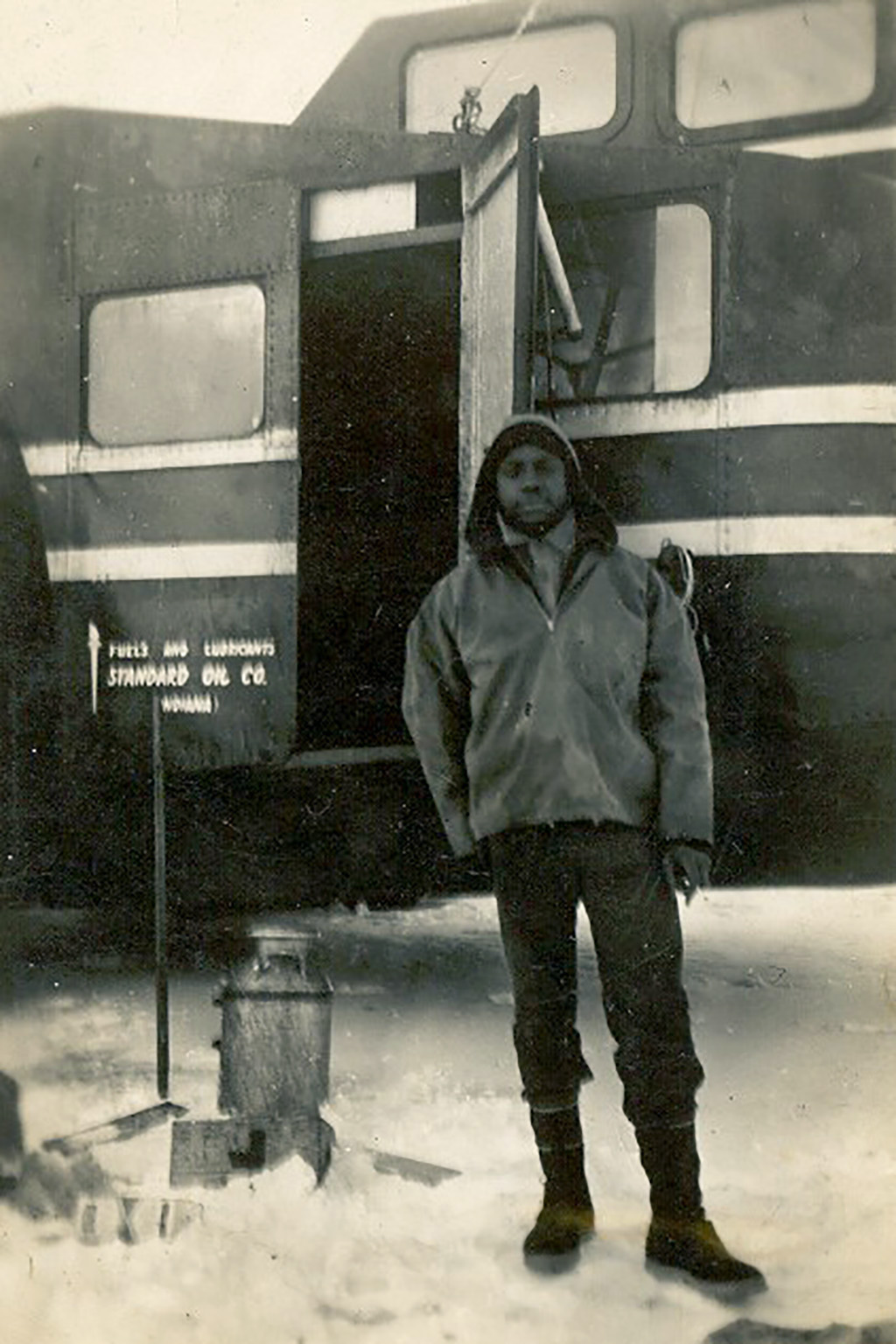 George_Gibbs_Jr._Antarctic_1941_Courtesy_Leilani_Henry_Gibbs|George_Gibbs_ |