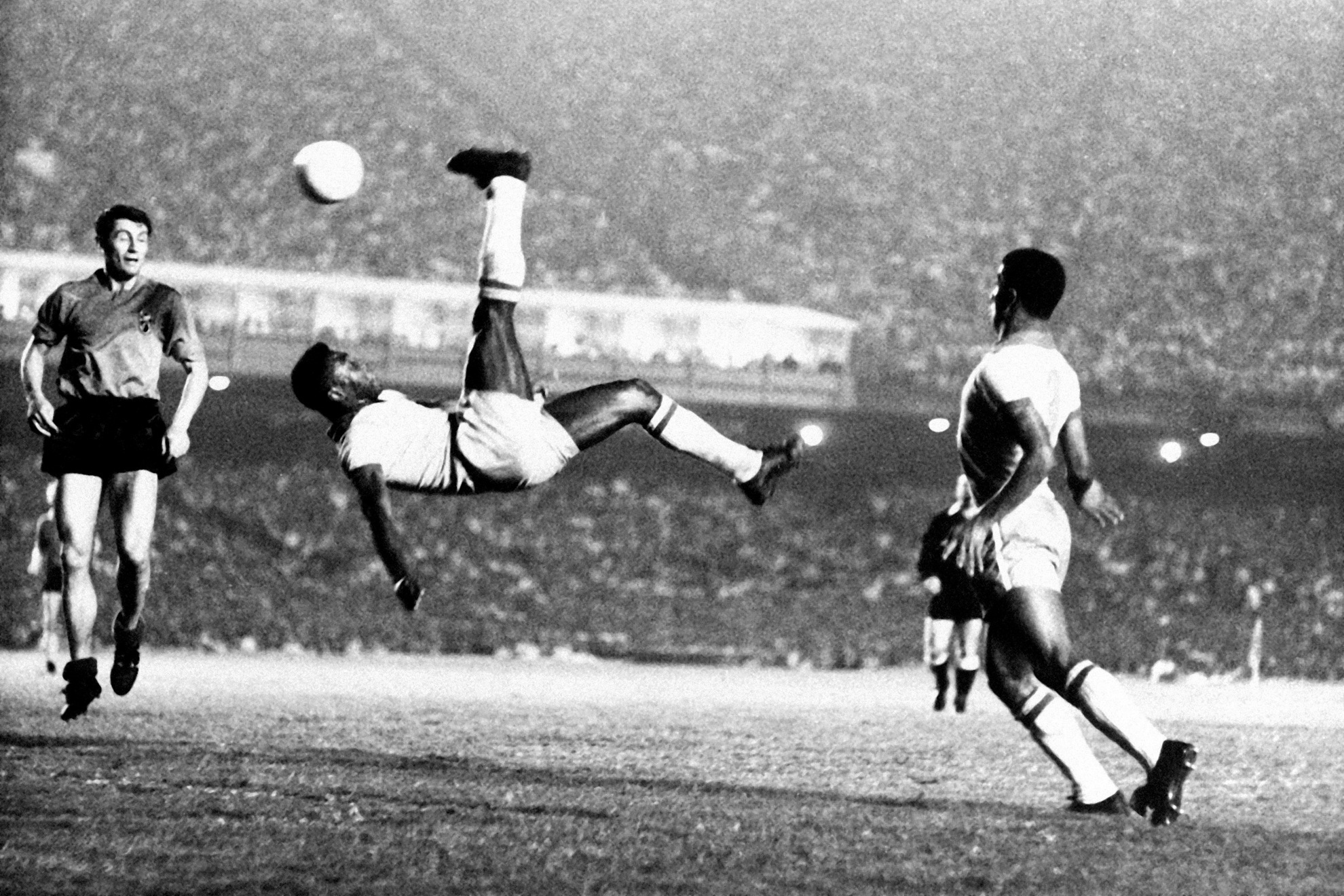 Pelé Doing Bicycle Kick