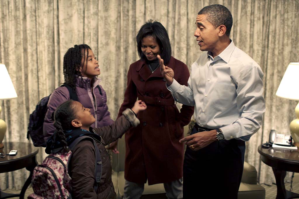 ||President Obama with daughters in Hawaii