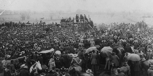 Fifteen Thousand Spectators Gather to See the Lynching of Henry Smith Fifteen Thousand Spectators Gather to See the Lynching of Henry Smith