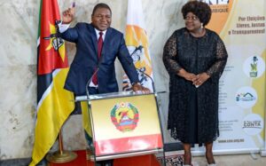 Filipe Nyusi and First Lady, Isaura Test Positive for COVID-19 (News Central TV)