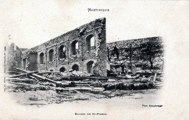 Ruines-du-lycee-de-saint-pierre